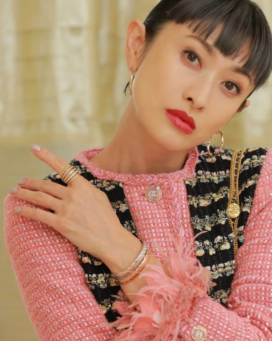 のインスタグラム：「CHANEL @chanelofficial  銀座にファインジュエリーと ウォッチのフラッグシップがオープン!!  見ているだけで幸せな気分になりました❤️ 目の保養♡♡♡  #CHANELFineJewelry  #CHANELWatches  #CHANELGinzaNamiki」
