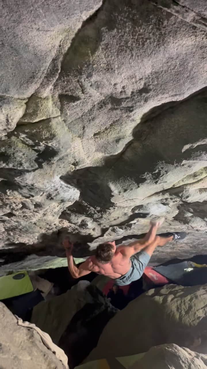 ダニエル・ウッズのインスタグラム：「“The Bitter End” (8B+ or 9a route)  Fail vid… little easier to see what’s going on in this vid. Hard one to film though」