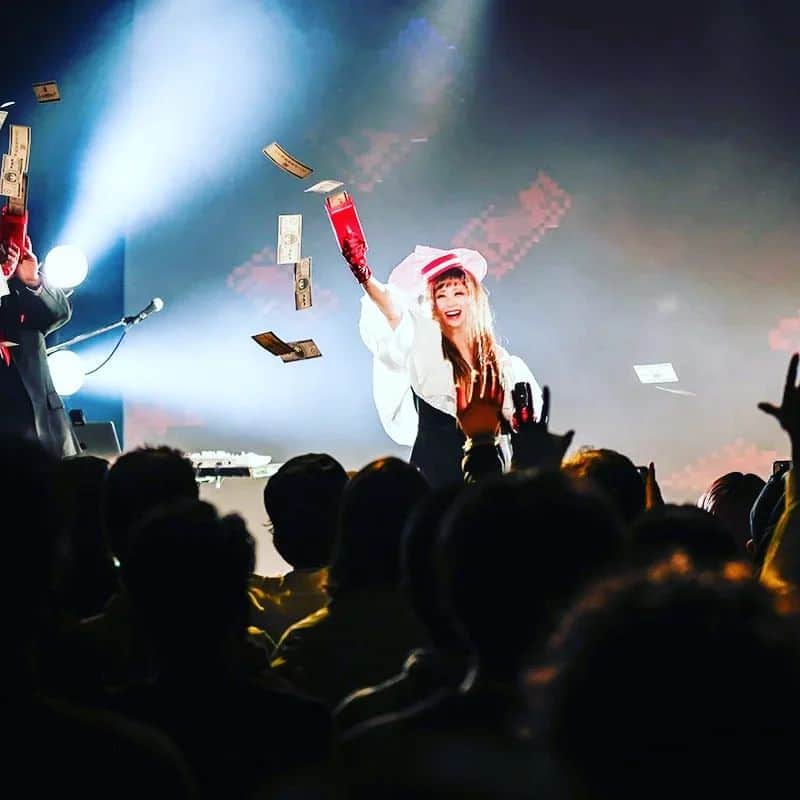栗原みどりさんのインスタグラム写真 - (栗原みどりInstagram)「ワンマンライブでした！ 来てくれた方ありがとうー！ 来年はYMCK20周年🎉  Webサイト「Real Sound」にライブレポ掲載されてます。 https://realsound.jp/2022/10/post-1158885.html」10月25日 11時10分 - midori_kurihara