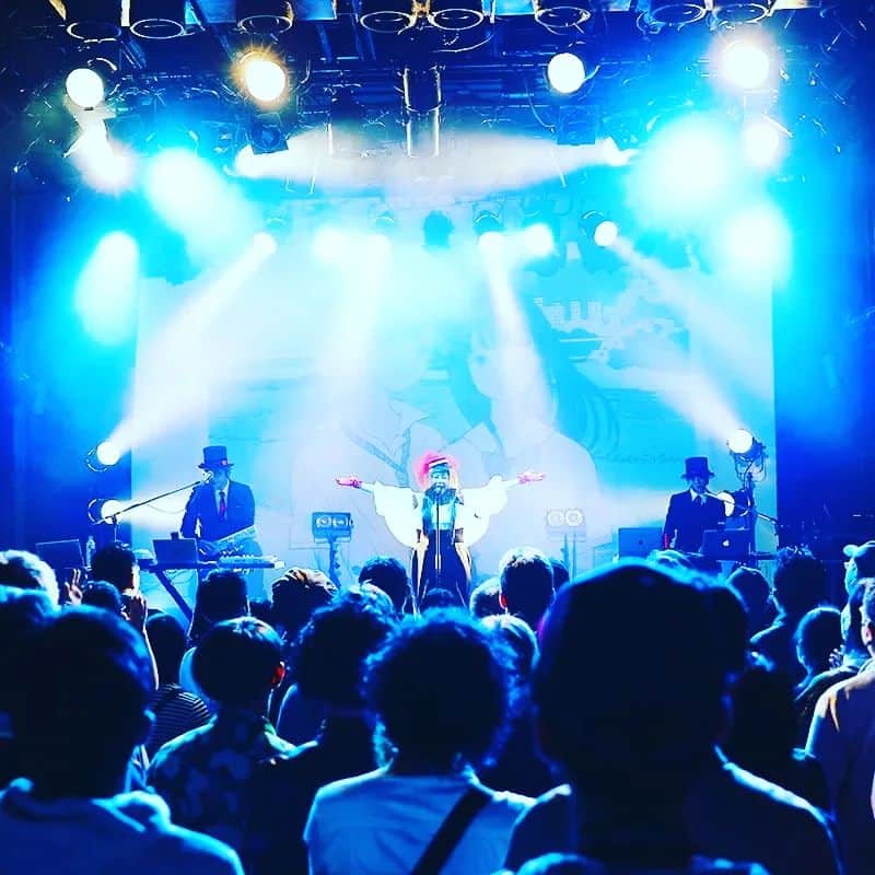 栗原みどりさんのインスタグラム写真 - (栗原みどりInstagram)「ワンマンライブでした！ 来てくれた方ありがとうー！ 来年はYMCK20周年🎉  Webサイト「Real Sound」にライブレポ掲載されてます。 https://realsound.jp/2022/10/post-1158885.html」10月25日 11時10分 - midori_kurihara
