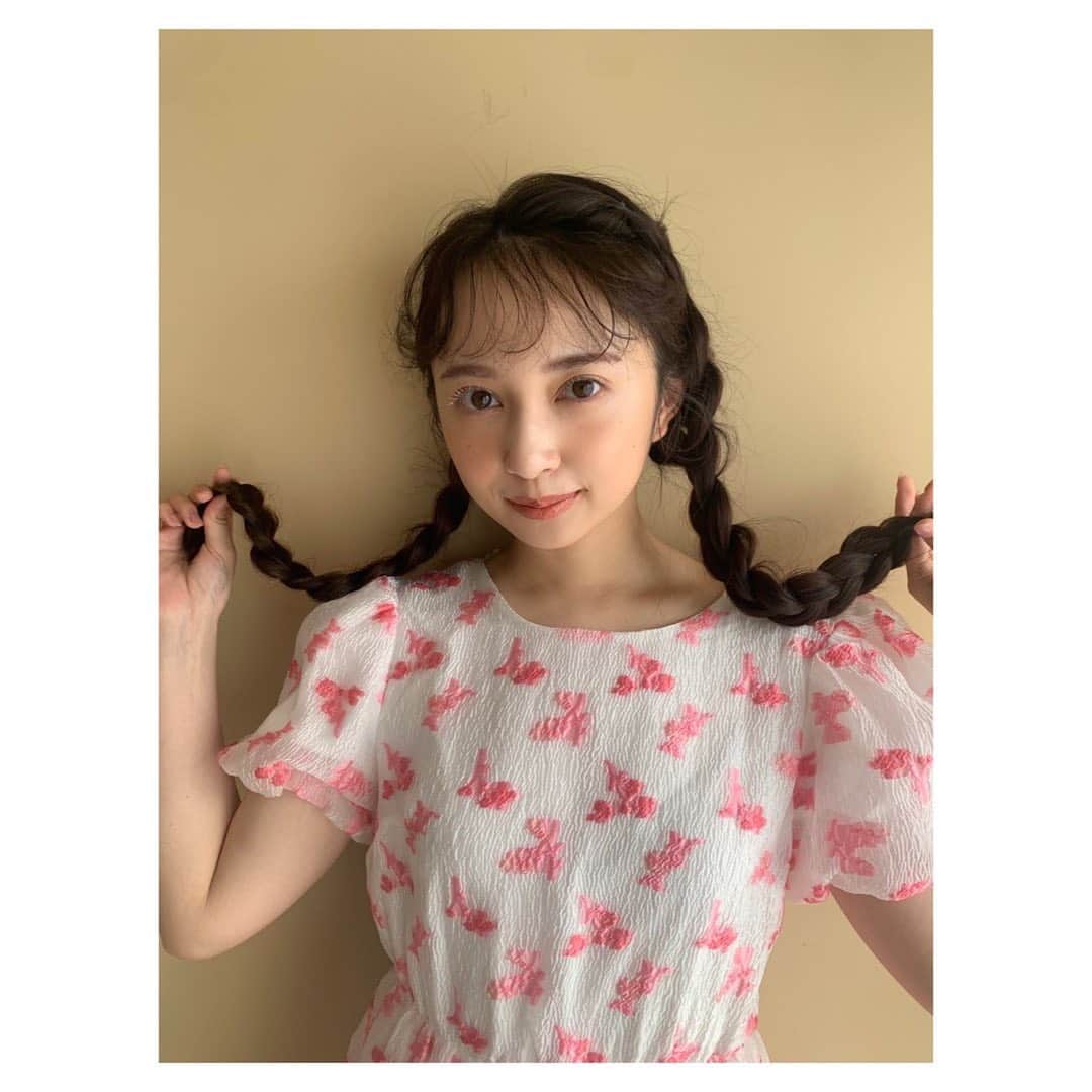 小宮有紗のインスタグラム：「発売中の #bis 11月号のオフショットー！ たくさんあるので載せます☺️💕  更新するのすぐ忘れちゃうから、、 頑張ります、、、🥹  #bis」