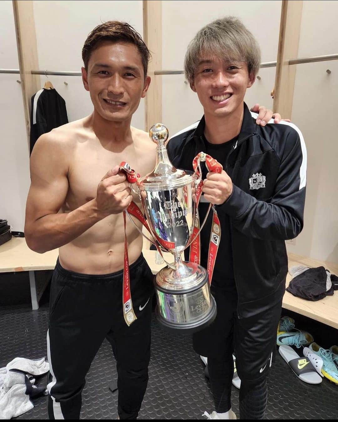 森島司さんのインスタグラム写真 - (森島司Instagram)「ルヴァン優勝🏆」10月25日 22時27分 - tsuka___29