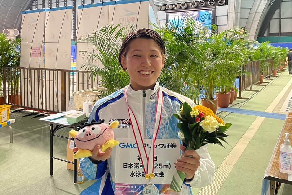 小堀倭加さんのインスタグラム写真 - (小堀倭加Instagram)「. 日本選手権(25m)  200Fr 6位 400IM 3位🥉 400Fr 2位🥈  タイム・順位は納得できる結果ではなかったですが、12月にメルボルンで行われる世界選手権(25m)の代表に選んでいただけました。 しっかり頑張ってきます🇦🇺    #speedo_japan    #view.japan   #centralsports_athlete   #nust  いつも応援、サポートありがとうございます！ .  #Repost @tobiuo_japan with @use.repost ・・・ #トビウオジャパン #tobiuojapan #日本短水路 #swimming #JASF #25m #FINA #競泳 #photokishimoto @photokishimoto」10月25日 22時39分 - wakachanman0810