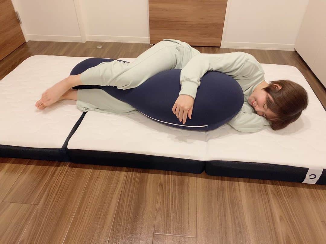 平野美宇のインスタグラム：「「睡眠時の身体の負担軽減にこだわって作られたリカバリーマットレス」 とにかく目覚めの良さが抜群です！ 睡眠はパフォーマンスに大きく影響を与えるので、日頃から特に気をつけています。  クラウドファンディングMakuakeで先行割引（最大30%off）で購入できるみたいです。 返品保証もあるみたいなので、売り切れる前にぜひチェックしてみてください！ ＠tential　のプロフィールからMakuakeに飛べます！  #TENTIAL #PR #Makuake #マットレス #BAKUNERECOVERYMATTRESS #BAKUNE RECOVERY WEAR #BAKUNE HUG #BAKUNE」