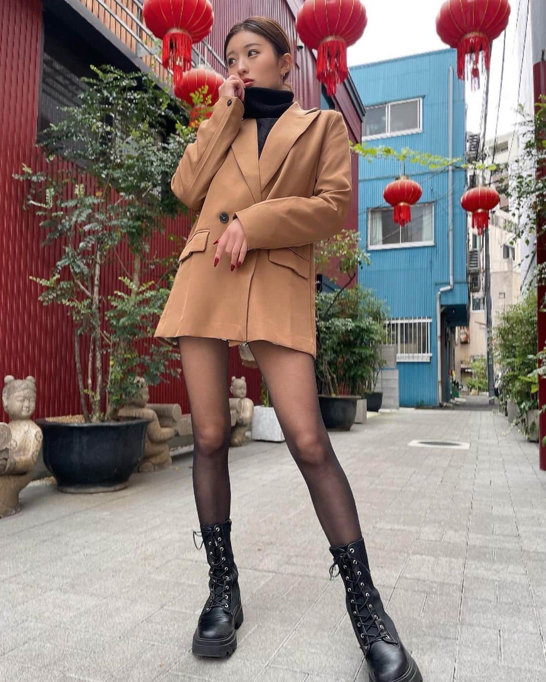 MIYABIのインスタグラム：「何デニールがお好きっ？🖤  #cyberjapan  #ミヤビコーデ」