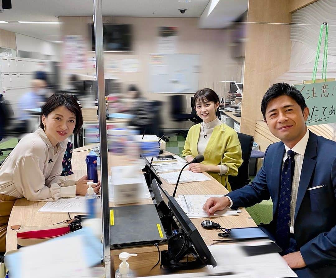 フジテレビ「プライムニュース イブニング」さんのインスタグラム写真 - (フジテレビ「プライムニュース イブニング」Instagram)「#イット ！放送中です   ●#年金 どうなる？ #納付5年延長 で議論 ●#ウマ娘 作曲家を逮捕…容疑者の素顔 ●黒煙も…建設中の市役所で #火災 ●両陛下が沖縄ご訪問笑顔の再会   #榎並大二郎 @enami_daijiro #宮司愛海 @manami_miyaji   #木村拓也 @takuya.kimura0801   #梅津弥英子 @yaeko.umezu   #宮家邦彦   #ガチャピン @gachapin_official #竹俣紅 @benitakemata_official   #勝野健 #フジテレビ #アナウンサー 公式HP：https://www.fujitv.co.jp/livenews_it/ FNNプライムオンライン：https://www.fnn.jp/」10月25日 15時52分 - livenews_it