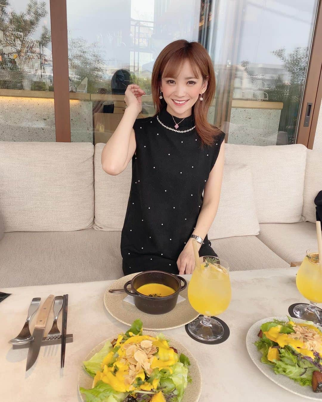 望月未来さんのインスタグラム写真 - (望月未来Instagram)「#今日のコーデ 👗  #zara #zara購入品 #ザラコーデ #名古屋カフェ #名古屋テラス #名古屋テラス席 #名古屋グルメ #名古屋パン屋」10月25日 16時49分 - mochizukimirai