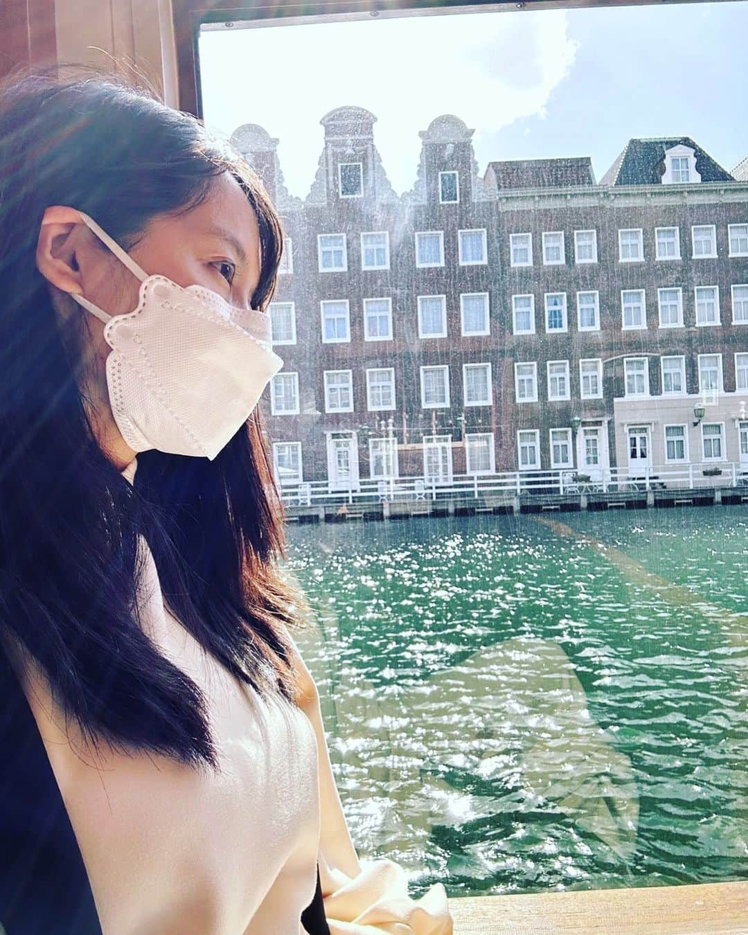 栗林さみさんのインスタグラム写真 - (栗林さみInstagram)「ハウステンボスの船の旅🚢 ずっと乗っていられるくらい、すてきな街並み。 . . #ハウステンボス #huistenbosch #長崎 #佐世保 #佐世保市 #船 #ジェットフォイル #ship #アナウンサー #キャスター #船旅 #別荘 #長崎県 #sasebo #nagasaki #なつやすみ #夏休み #iPhone14 #iphone14pro  #旅 #trip」10月25日 17時00分 - kurisami