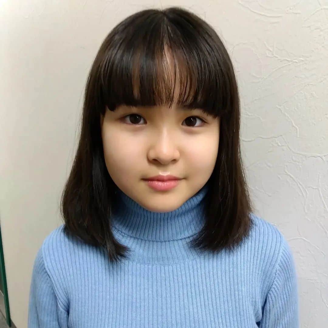 川上凛子さんのインスタグラム写真 - (川上凛子Instagram)「おつかれさまです。 肌寒い1日でしたね。 今日は下校後、お仕事をしてきました。 大好きな方々にお会いできて、うれしかったです。  また、髪を伸ばしています。  #川上凛子 #子役 #役者 #女優 #ボブ  #中学生女子 #中学生  #13歳  #actress」10月25日 19時24分 - rinko_kawakami