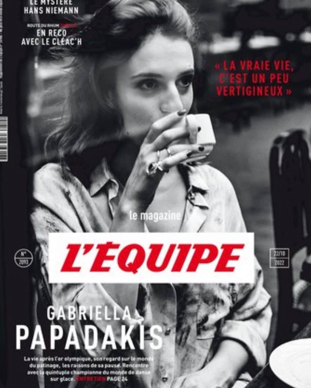 ガブリエラ・パパダキスのインスタグラム：「@lequipe ☕️🤎」