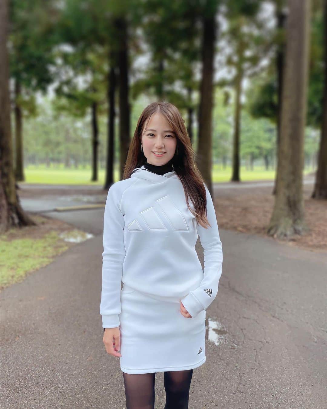 なみのインスタグラム：「木に囲まれて🌲⛳️📸  アディダスのセットアップ🥳 @adidasgolf  着心地最高やし可愛い👗💕  ⛳️✨  #ゴルフ #ゴルフウェア #ゴルフ女子 #ゴルフ好き #ゴルフ大好き #ゴルフスイング #ゴルフバカ #ゴルフ好きと繋がりたい #ゴルフ仲間募集中 #ゴルフコーデ #ゴルフ初心者 #ゴルフ#ゴルフ場 #golf #golflover #japanesegirl #japan #골프 #골프여자 #골프스윙」