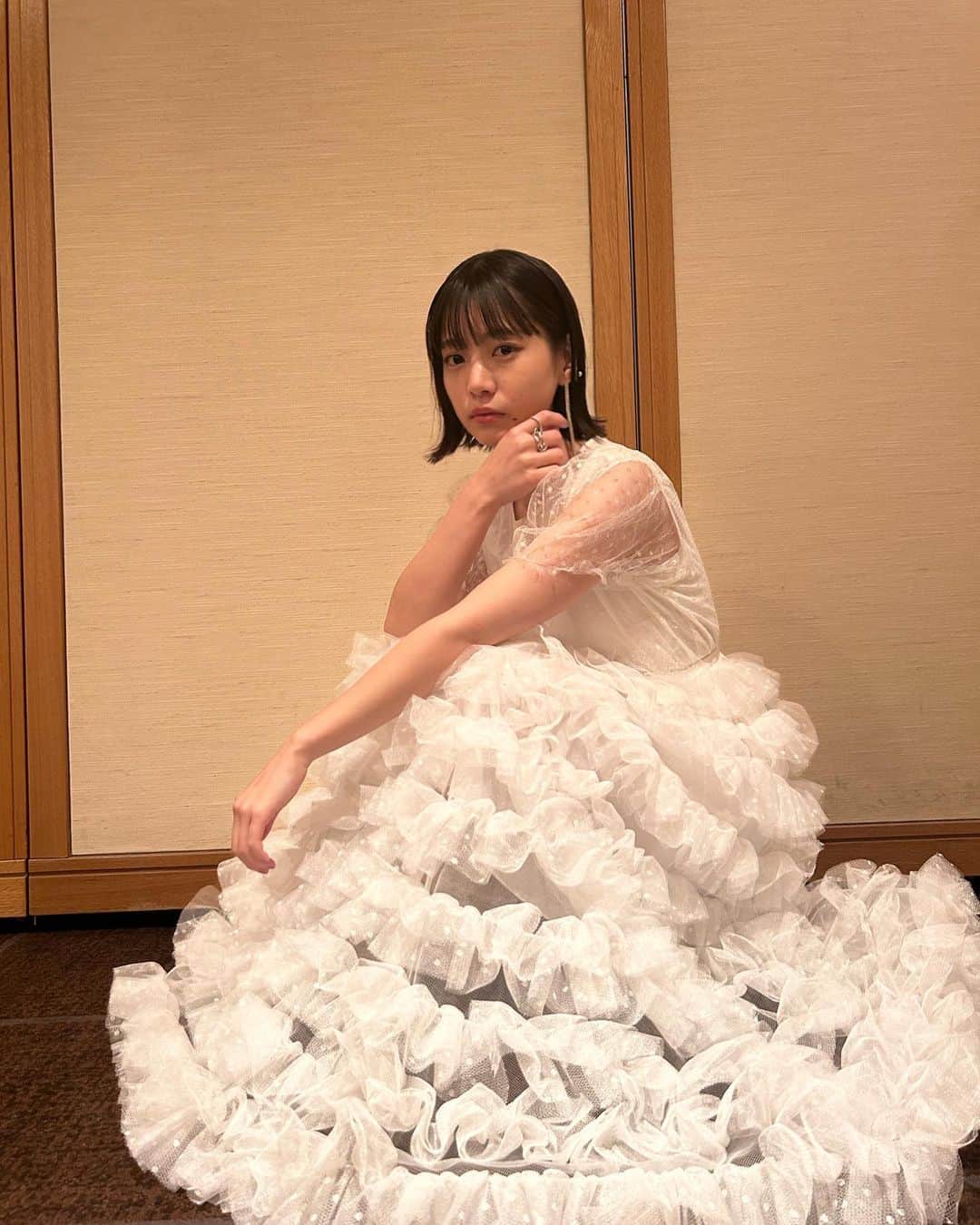 中井友望さんのインスタグラム写真 - (中井友望Instagram)「東京国際映画祭 初レッドカーペットでした🗼 「少女は卒業しない」来年2月23日公開です 沢山の方に届けばいいなと思います🌸🌸🌸」10月25日 20時56分 - youwang16