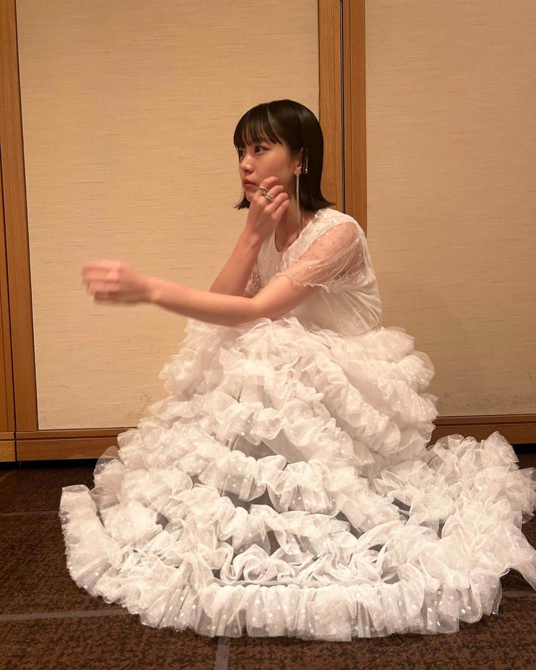 中井友望のインスタグラム：「東京国際映画祭 初レッドカーペットでした🗼 「少女は卒業しない」来年2月23日公開です 沢山の方に届けばいいなと思います🌸🌸🌸」