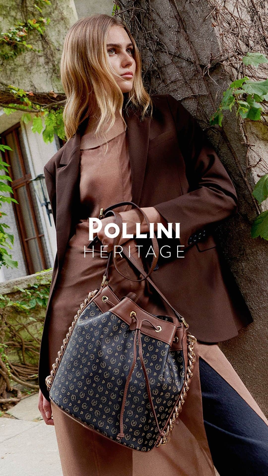 ポリーニのインスタグラム：「Iconic wardrobe staples you'll cherish forever. Discover the new Pollini Heritage FW22 collection via link in bio.  #Pollini⁣ #PolliniHeritage⁣ #FW22⁣」