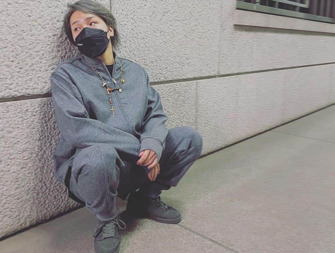 荒木駿平のインスタグラム：「እየቀዘቀዘ ነው አይደል?  #名古屋に向けて整えていかないと  #今年ももう終わりが近付いてきたね  #来年は1日1投稿  #無理かぁ」