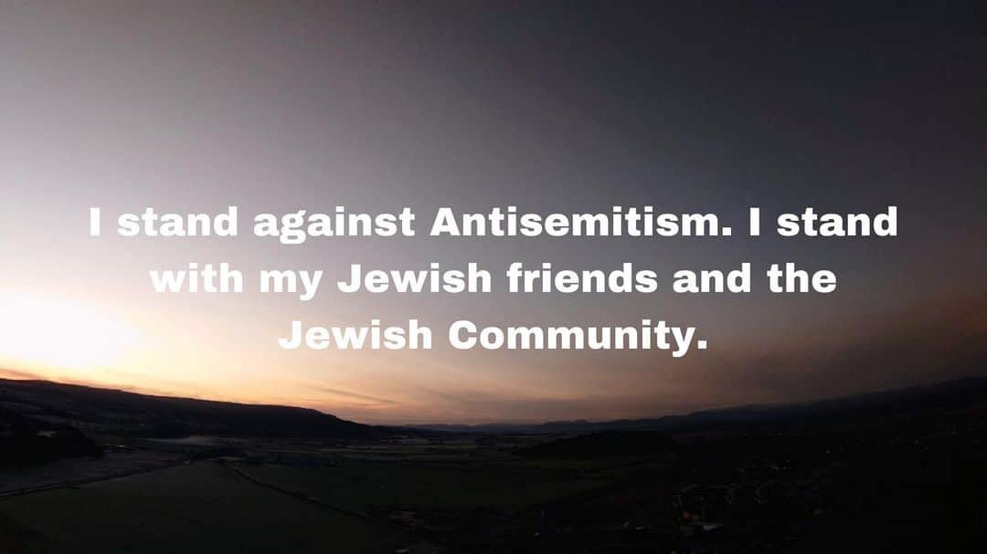 ダニール・ハリスのインスタグラム：「The recent public displays of antisemitism in this country, brought on THIS TIME by a certain public figure are sickening. Unfortunately they are not new, far from it, and they have been growing.  “… Antisemitic incidents reached an all-time high in the United States in 2021, with a total of 2,717 incidents of assault, harassment and vandalism reported to ADL (the Anti-Defamation League). This represents the highest number of incidents on record since ADL began tracking antisemitic incidents in 1979 – a 34 percent increase year over year.” - @adl_national   I urge everyone to stand with the Jewish community. And to my Jewish friends I offer my unwavering love and support in these unsettling times.  Educate yourself and those around you. Never forget.   "Never shall I forget that night, the first night in camp, which has turned my life into one long night, seven times cursed and seven times sealed. Never shall I forget that smoke. Never shall I forget the little faces of the children, whose bodies I saw turned into wreaths of smoke beneath a silent blue sky. Never shall I forget those flames which consumed my faith forever. Never shall I forget that nocturnal silence which deprived me, for all eternity, of the desire to live. Never shall I forget those moments which murdered my God and my soul and turned my dreams to dust. Never shall I forget these things, even if I am condemned to live as long as God himself. Never."- Elie Wiesel/Night」