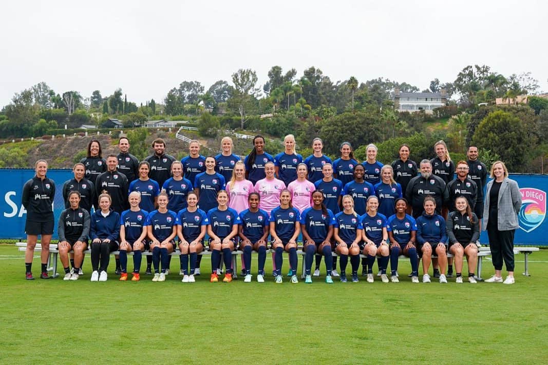 エミリー・バン エグモンドのインスタグラム：「Proud to be apart of this team & what we achieved in our first season. This team is something special & we will only build from here. Thank you to the amazing @sandeigowave fans for sticking by us this year. Can’t wait to be back in front of you all! - untill next time 🌊🫶🏼」