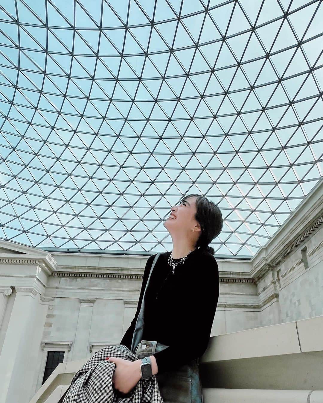 渡邉香織のインスタグラム：「毎日じわじわ幸せで、ロンドンに来てよかった🥰🤍☁️」