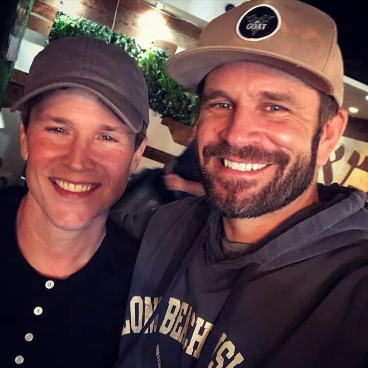 スコット・ウェインガーさんのインスタグラム写真 - (スコット・ウェインガーInstagram)「Boop! So much fun seeing my Brotherton from another Motherton @johnbrotherton aka #teammatt Love hanging with this guy. We miss you, DJ! @candacecbure #fullerhouse」10月26日 7時15分 - scottweinger