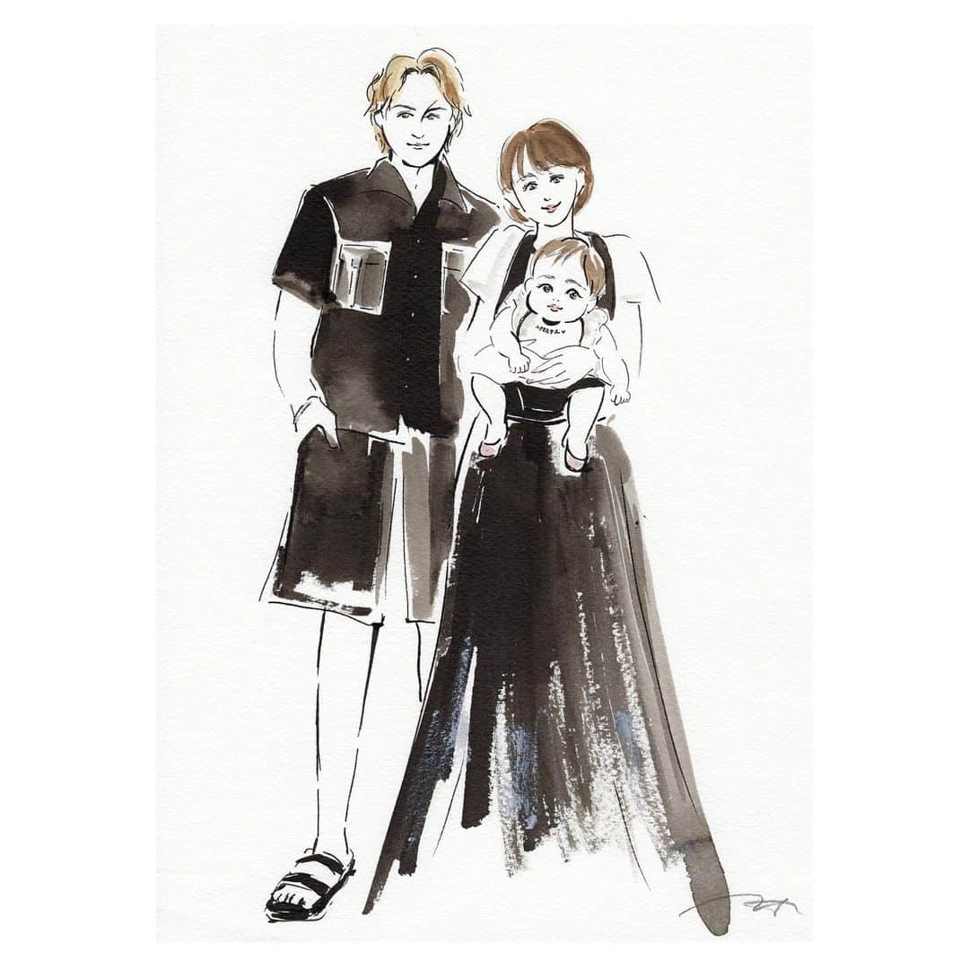 永棟安美のインスタグラム：「🎨 @prada  描いていただきました👨‍👩‍👧 ⁡ #PRADA #伊勢丹新宿店 #丹青会」
