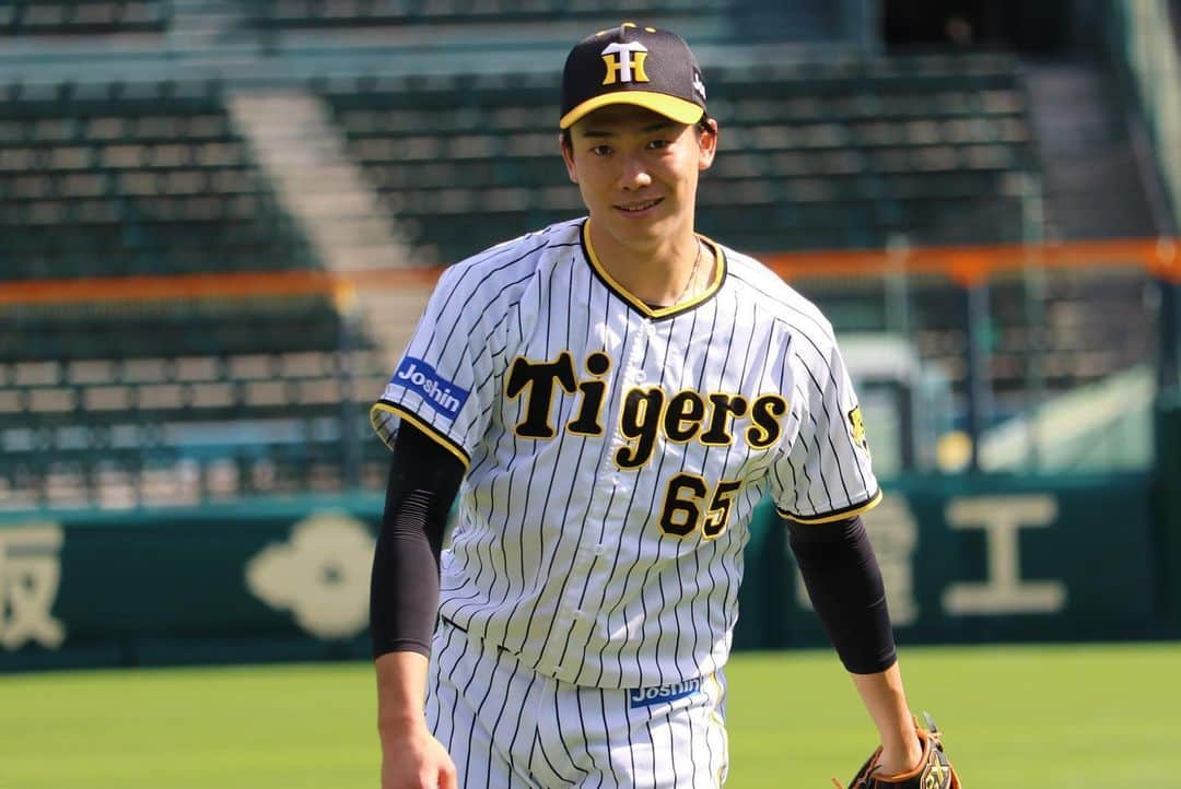 阪神タイガースさんのインスタグラム写真 - (阪神タイガースInstagram)「10月26日、甲子園球場での秋季練習の様子①です！ #伊藤将司 選手 #川原陸 選手 #加治屋蓮 選手 #鈴木勇斗 選手 #才木浩人 選手 #湯浅京己 選手 #西純矢 選手 #馬場敏史 コーチ #嶋田宗彦 コーチ #水口栄二 コーチ #阪神タイガース  #秋季練習」10月26日 16時53分 - hanshintigers_official