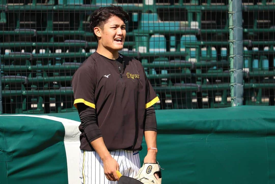 阪神タイガースさんのインスタグラム写真 - (阪神タイガースInstagram)「10月26日、甲子園球場での秋季練習の様子①です！ #伊藤将司 選手 #川原陸 選手 #加治屋蓮 選手 #鈴木勇斗 選手 #才木浩人 選手 #湯浅京己 選手 #西純矢 選手 #馬場敏史 コーチ #嶋田宗彦 コーチ #水口栄二 コーチ #阪神タイガース  #秋季練習」10月26日 16時53分 - hanshintigers_official