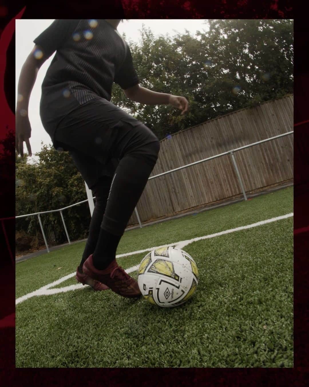 UMBROのインスタグラム：「Spicy shades 🔥.  Velocita Alchemist Pro. Rhubarb/Amber Gold/Black. Out now.  #umbro #twisttime #thisisourgame #football」
