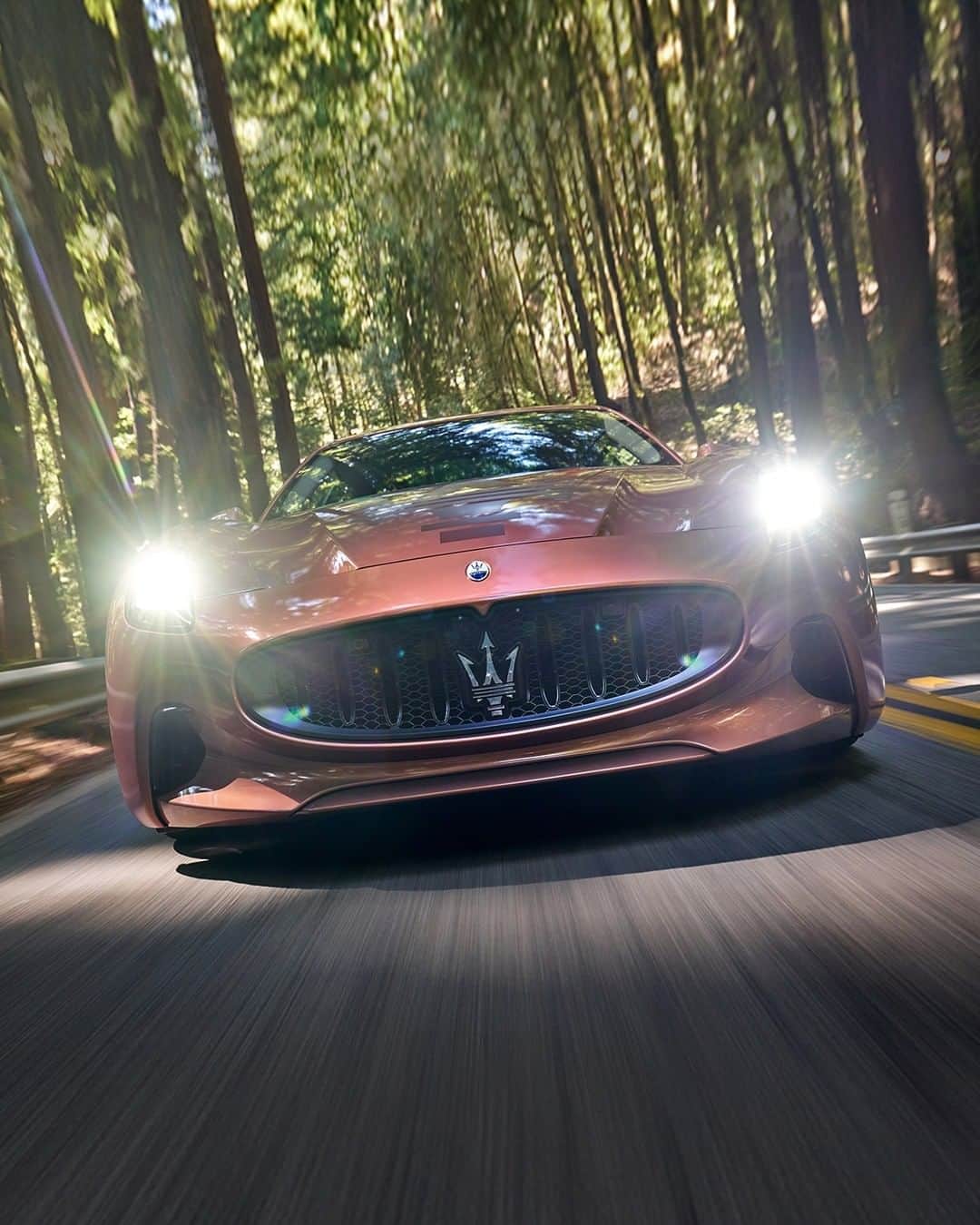 Maserati Japan | マセラティ ジャパンのインスタグラム：「このドライバーズシートの魅力、どう？@sebastiancomedy 新しいグランツーリスモ フォルゴーレがどれだけ速いか、映像で体感ください。  https://www.maserati.com/jp/ja/models/granturismo  #Maserati #MaseratiGranTurismoFolgore #MaseratiGranTurismo」