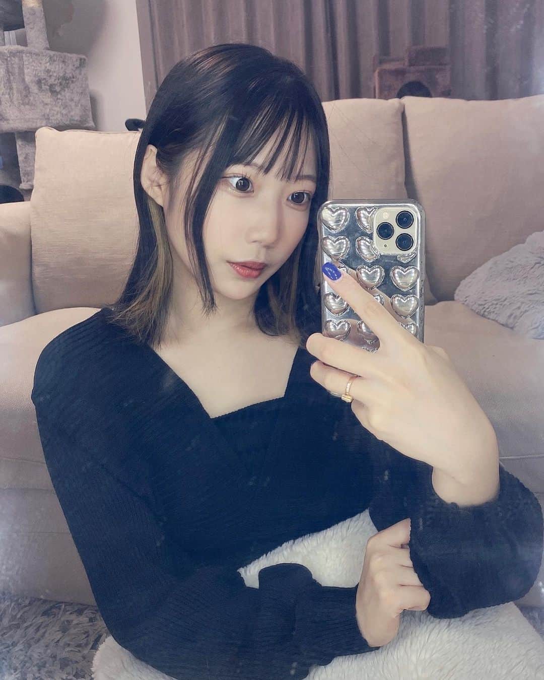 あーてぃんのインスタグラム：「実は10センチ以上髪切りました💦心機一転！頑張ります！」