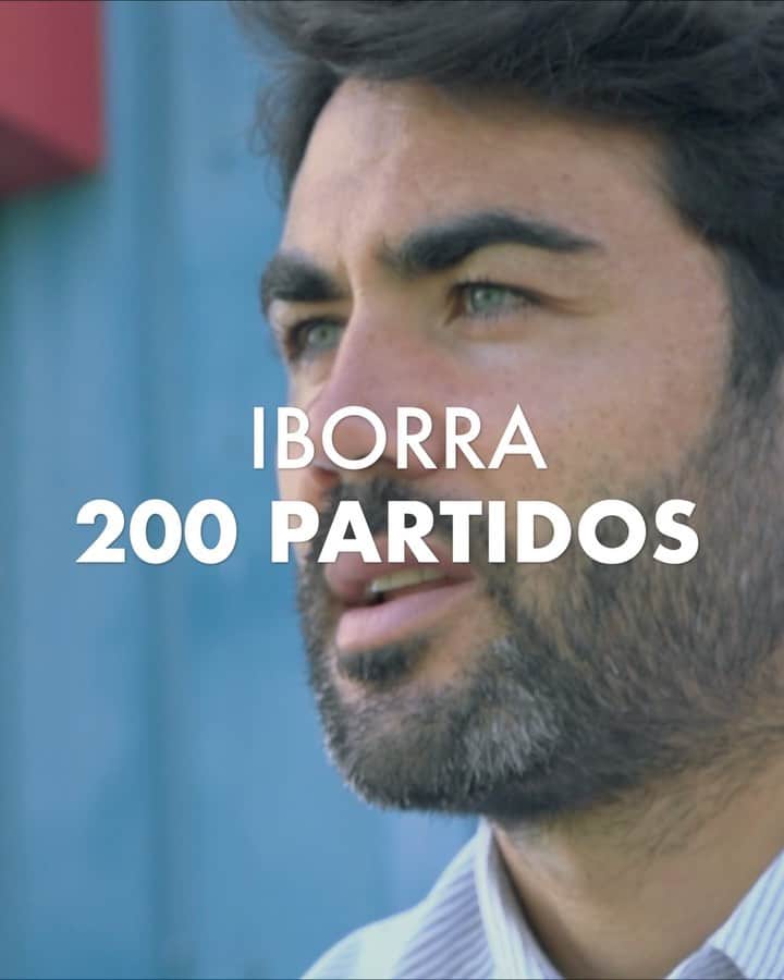 レバンテUDのインスタグラム：「𝙻𝚘𝚜 𝟸𝟶𝟶 𝚍𝚎 𝙸𝚋𝚘𝚛𝚛𝚊 🔵🔴  Pasado, presente y futuro del 🔟 de Moncada @v8iborra   #OrgullGranota 🐸」