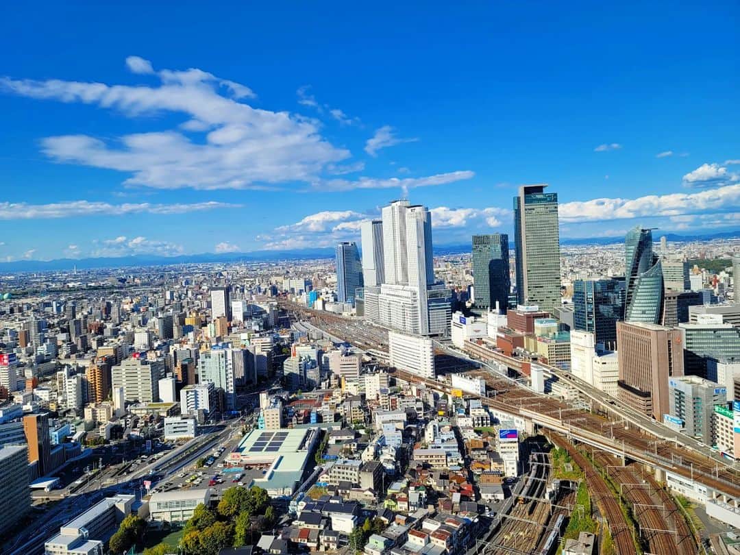 永吉令奈のインスタグラム：「☀️→🌆→🌃→🌄」