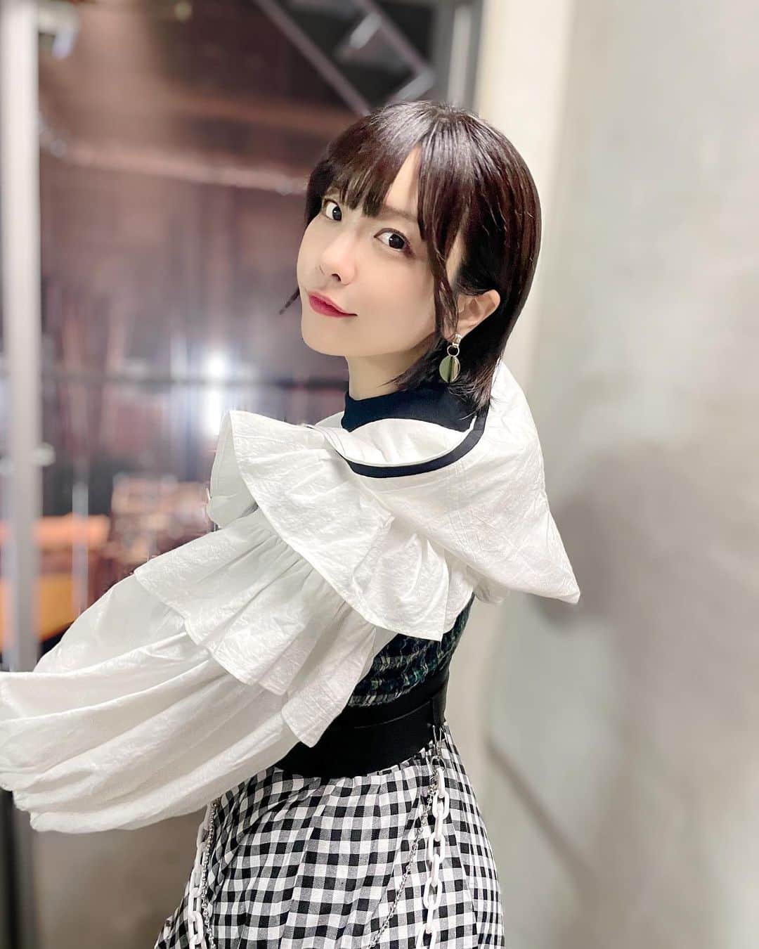 愛美のインスタグラム：「#AIMISOUND_福岡✨ 2着目の #衣装 #ootd  styling @tsubasashimoda ✨」