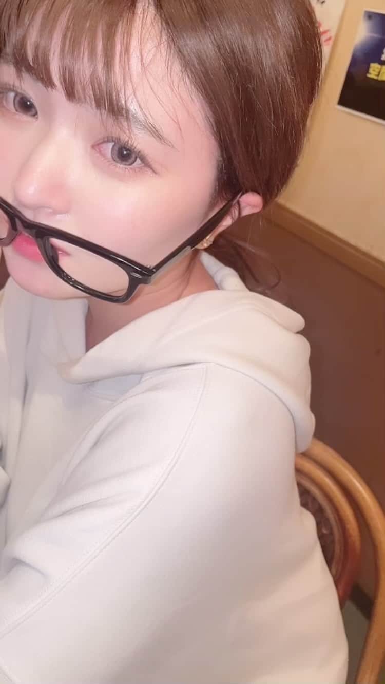 のインスタグラム：「妹アップする時ゼロ距離で撮るからわらっちゃった笑笑     #彼女感」