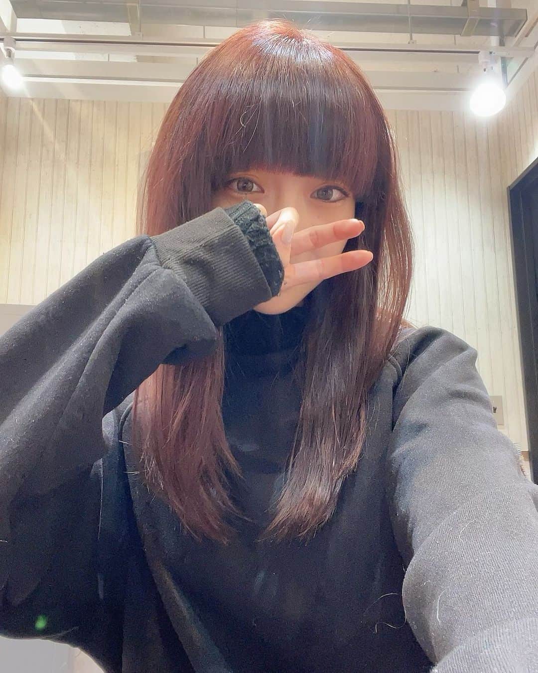 のインスタグラム：「髪の毛を染めてもらいました👧🏻🌰」