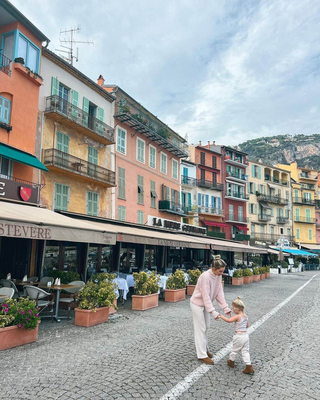 Aspyn Ovard Ferrisのインスタグラム：「south of france photo dump 🌸」