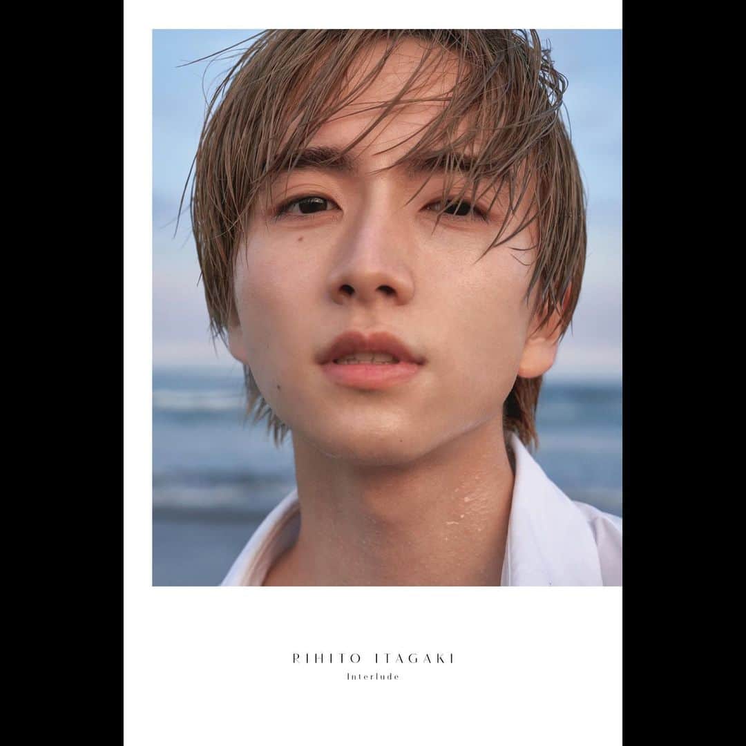 板垣李光人さんのインスタグラム写真 - (板垣李光人Instagram)「20th アニバーサリーフォトブック「Interlude」 12月18日に発売が決定いたしました。  3部で構成された本作、板垣が人生のテーマの１つとしても掲げている「浮遊感」をひしと感受していただけるよう、様々なムードを流離っております。 タイトルの意味なども説明申し上げたいところですがまた別の機会にでも…  そして発売記念イベントも開催が決定いたしました。 ■12/24(土)東京 HMV&BOOKS SHIBUYA  ■12/25(日)大阪 HMV&BOOKS SHINSAIBASHI  ぜひご都合よろしければお運びください。 お待ちしております。  諸々詳細は別途URLをご覧ください。  何卒。  #板垣李光人 #Interlude #アニバーサリーブック」10月26日 18時51分 - itagakirihito_official