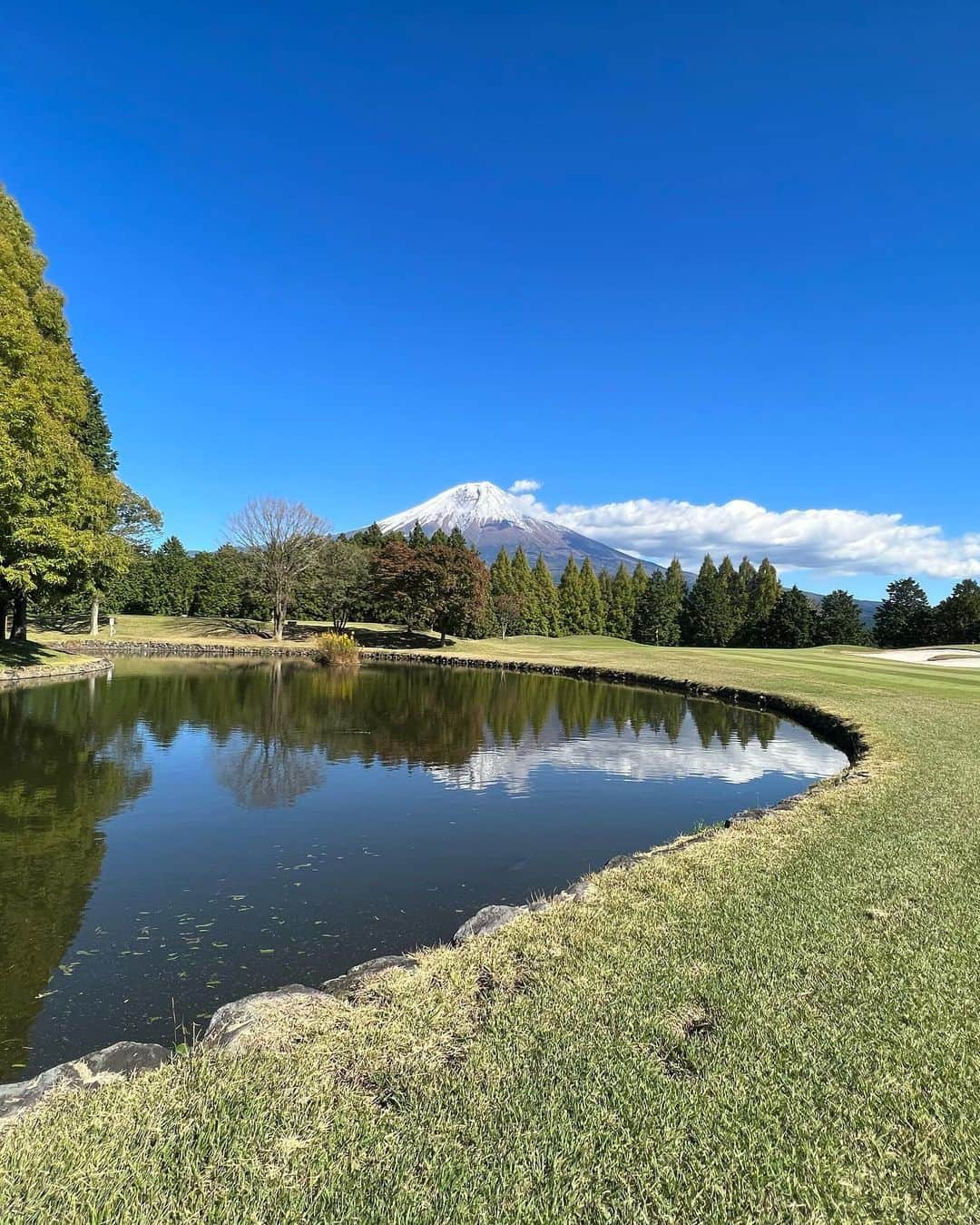 小林咲里奈さんのインスタグラム写真 - (小林咲里奈Instagram)「景色最高過ぎた🤭🗻  久々愛理とー✨ お互い、お疲れ様🙌🙌  #富士山」10月26日 19時01分 - sarina_kobayashi