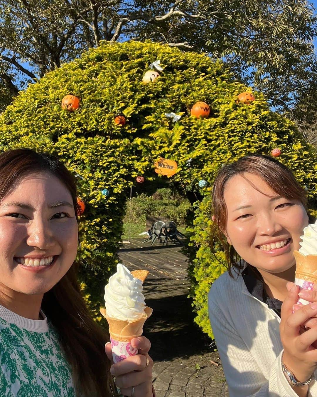 小林咲里奈さんのインスタグラム写真 - (小林咲里奈Instagram)「景色最高過ぎた🤭🗻  久々愛理とー✨ お互い、お疲れ様🙌🙌  #富士山」10月26日 19時01分 - sarina_kobayashi