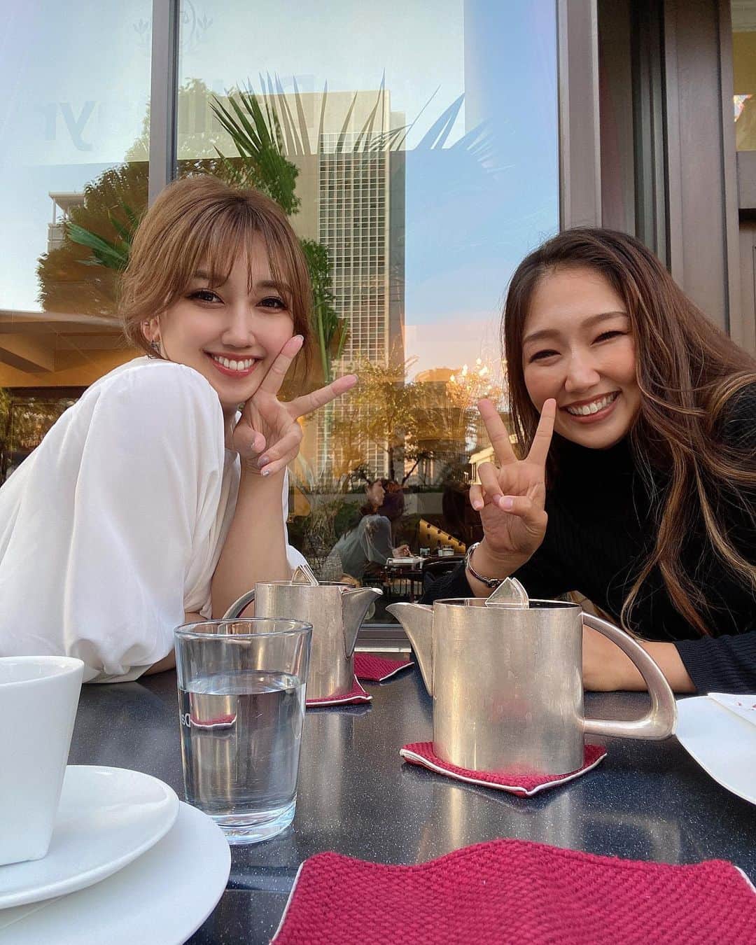 YUMIKAのインスタグラム：「タイミング合わずが続いてた中 やーっと会えたサキさん💓💋  ハンチング帽ネタの間も完璧過ぎて 2人とも同時に吹っ飛んだりww 思い出すだけでニヤついてまう🤣👒✨✨  楽しいし癒されるし嬉しいしで 多分セロトニンとアドレナリンも 忙しかったと思う😎🎁  癒された〜ほわわ〜⸜(๑⃙⃘'ᵕ'๑⃙⃘)⸝⋆︎*💕  #dayoff #大阪 #渡辺橋 #cafe #date」