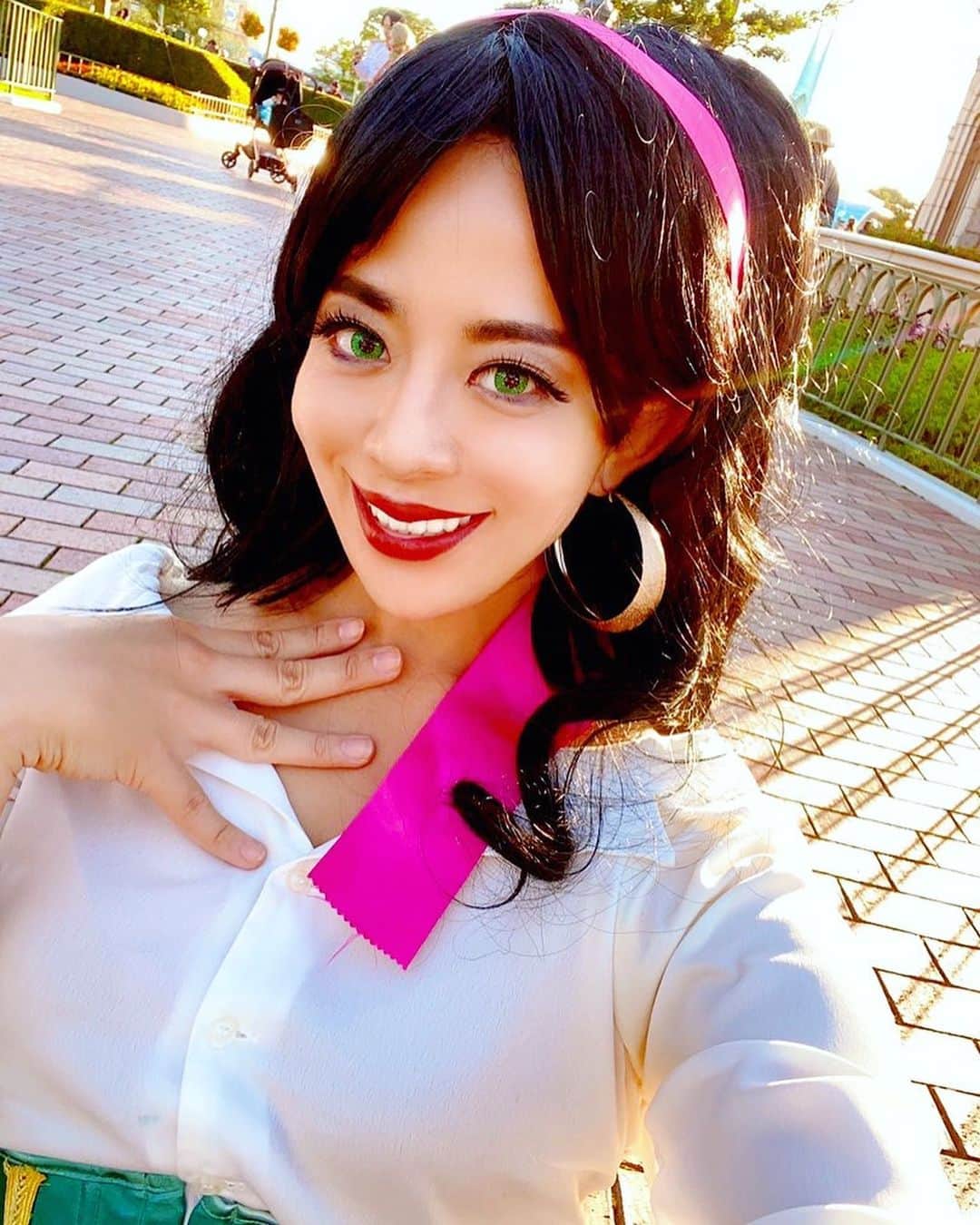 篠原かをりのインスタグラム：「友達とトイストーリーホテルに前泊してディズニーハロウィンにエスメラルダで行ってきました✊  #ディズニーハロウィン2022 #dハロ仮装  #ディズニーハロウィン仮装  #エスメラルダ」