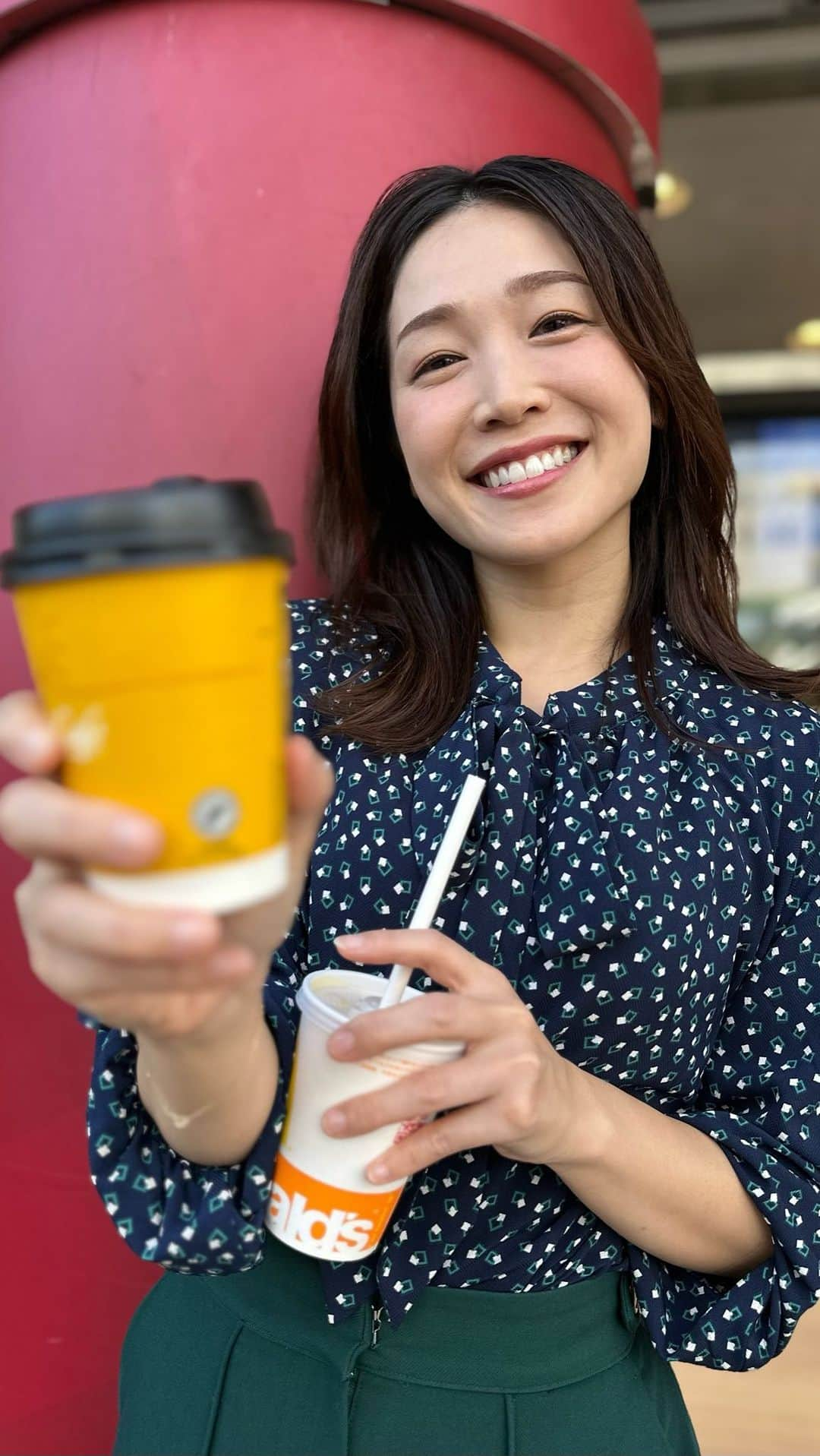 佐藤美樹のインスタグラム：「. 朝マック♡リール🍔 . . 朝ご飯は、しっかり食べる派 ですか(*´꒳`*)？ . .  衣装提供🔽 @edist.closet」