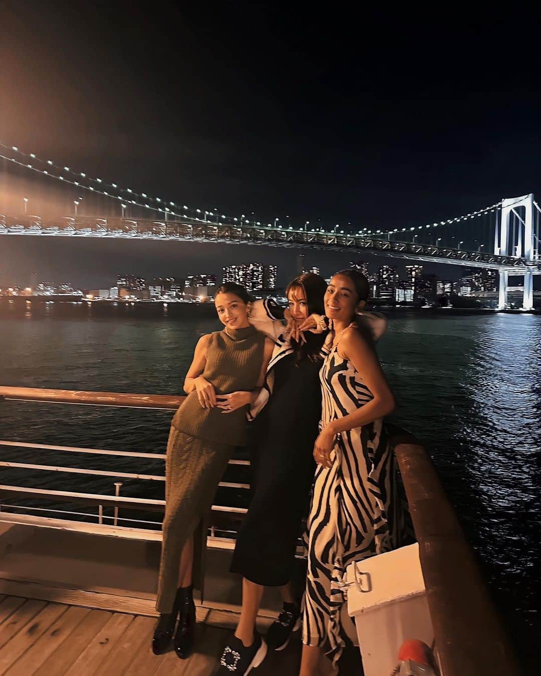 のインスタグラム：「TOKYO  cruise dinner🗼🌝✨」