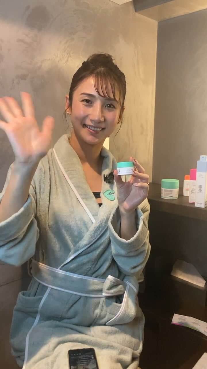 高橋美咲のインスタグラム：「サウナ後にオススメなスキンケアをご紹介させていただきました✨  「ドランク エレファント」のライブ限定特典もあるので是非見てみて下さい！  オフィシャルサイトで購入時に プロモコード「tryprotini」を 入力して特典も是非👍  今日の配信は表参道の @kuu.sauna さんからでした！ ありがとうございました🧖‍♀️🤍 . #ドランクエレファント #プロティニクリーム #pr」