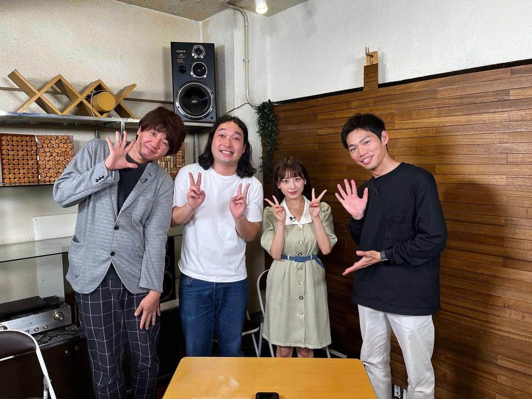 のインスタグラム：「YouTube「佐久間宣行のNOBROCKTV」に出演した際の記念写真🐥🌸 . これでも、8センチヒール履いて身長伸ばしてます😂✌🏻 . #me」