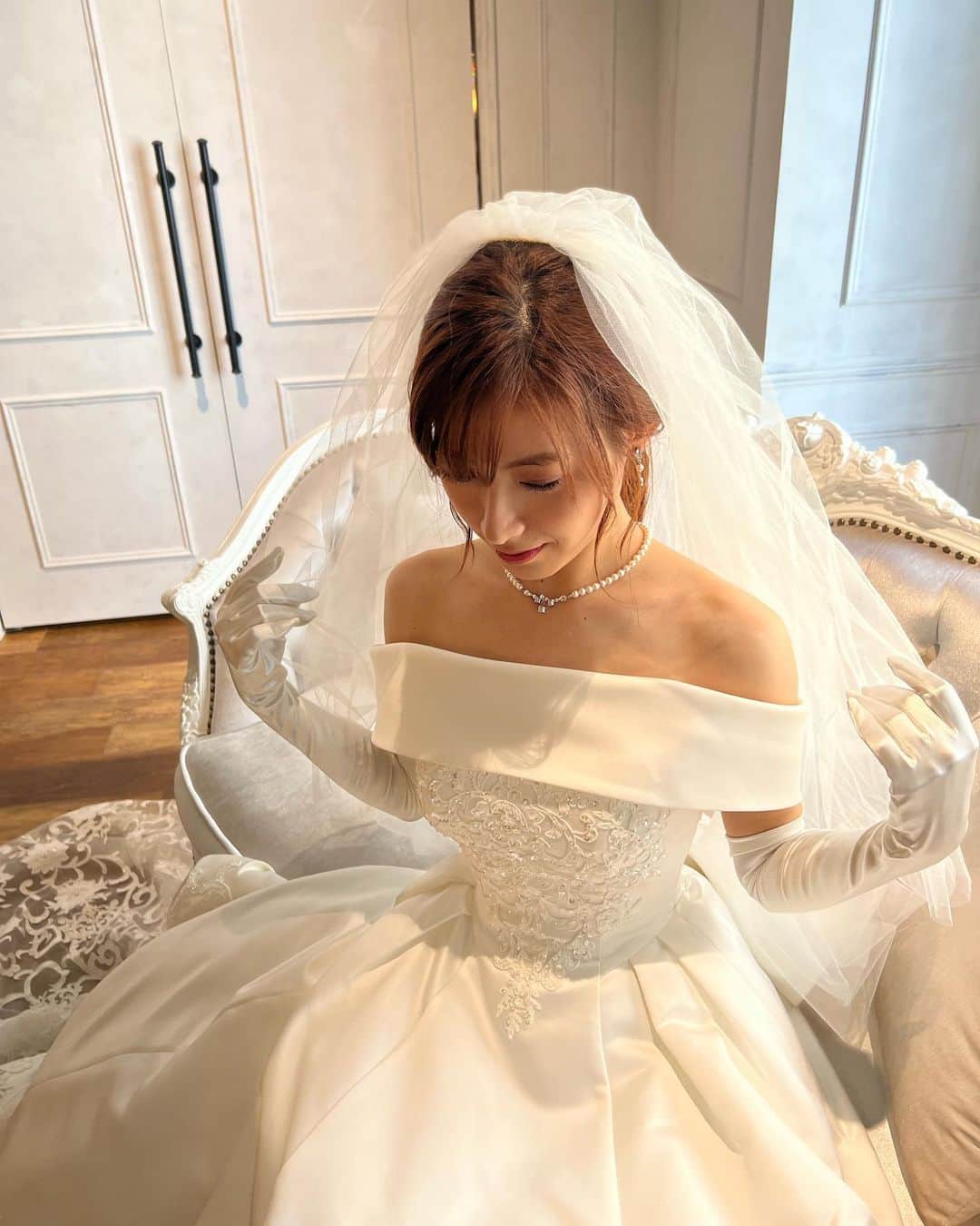 瀧本美織のインスタグラム：「. 🔔今夜23:59〜Sister2話です🔔  ウェディング満載 結婚する気満々の沙帆ちゃんです👰‍♀️   @sister_ytvdrama   #Sisterドラマ  #沙帆」