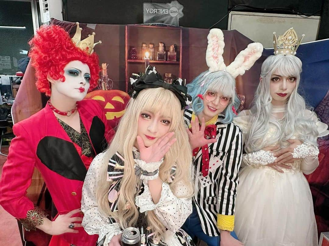 SARSHIさんのインスタグラム写真 - (SARSHIInstagram)「HEROハロウィンライブ！  #hero  #コスプレ  #ハロウィン  #不思議の国のHERO #女装」10月27日 11時43分 - hero_sarshi