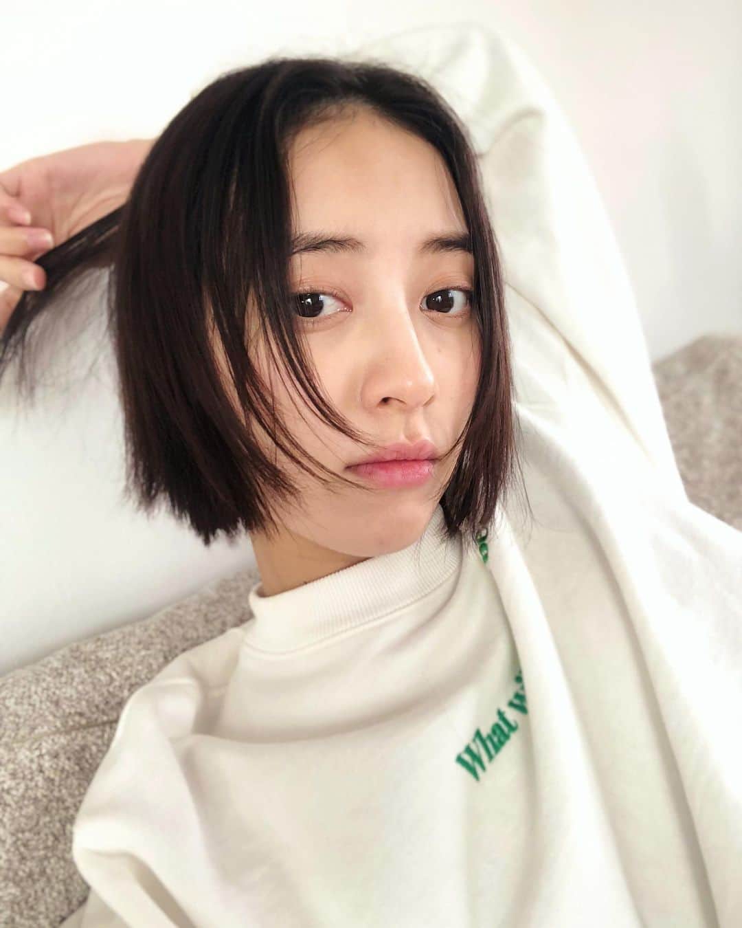 のインスタグラム：「バッサリいったぜ💇‍♀️ どういう時に切りたくなるか。飽きた時です。🫢 @mackydesu さん、ありがとうございました🙇‍♀️」