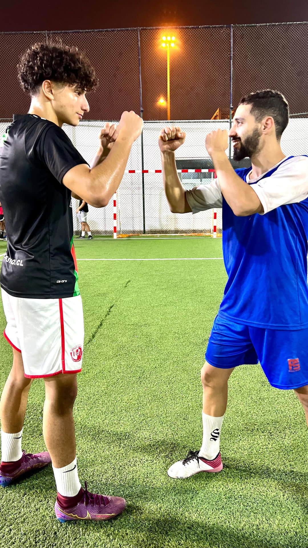 ショーン・ガルニエのインスタグラム：「URBANBALL FIGHT QATAR QUALIFIER ! @nawfel.x vs @hatim_raissounii  @urbanball  Next country BAHRAIN  #football #skills #1vs1 #panna #nutmeg」