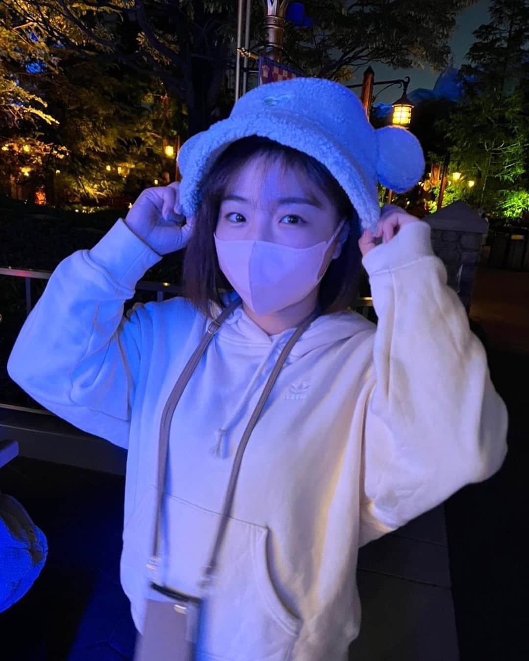 寺本明日香のインスタグラム：「#東京ディズニーランド 🍯♡ ・ ・ ・ #オフ活 #プライベート ハロウィンディズニー めっちゃ良かったよ🎃」