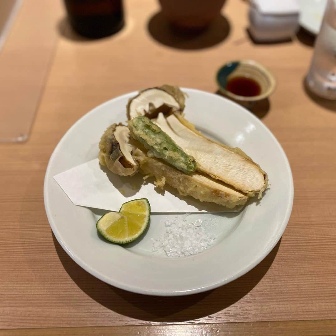 モラレスしれなさんのインスタグラム写真 - (モラレスしれなInstagram)「📍おそばの甲賀 NO SOBA NO LIFE ここのお蕎麦はいつ食べてもだいすきな味！ 松茸の時期もそろぼち終わり悲しい」10月27日 13時14分 - keinarosario